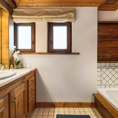 Apartment Traditionnel Avec De Belles Vues Courchevel
